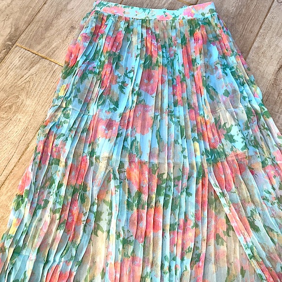 NWOT Ontwelfth Tulle Floral Front Slit Maxi Skirt - Picture 2 of 9